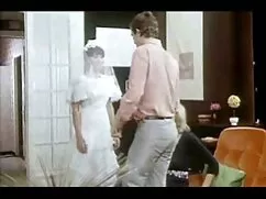 Jóvenes follan en gr ...