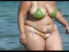 Mujer con grandes pe ...