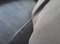 Orinando en la boca  ...