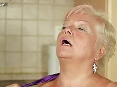 Abuela sirvió la pol ...